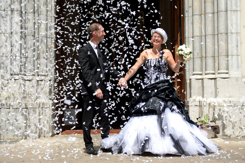 Reportage mariage à la sortie de l'église